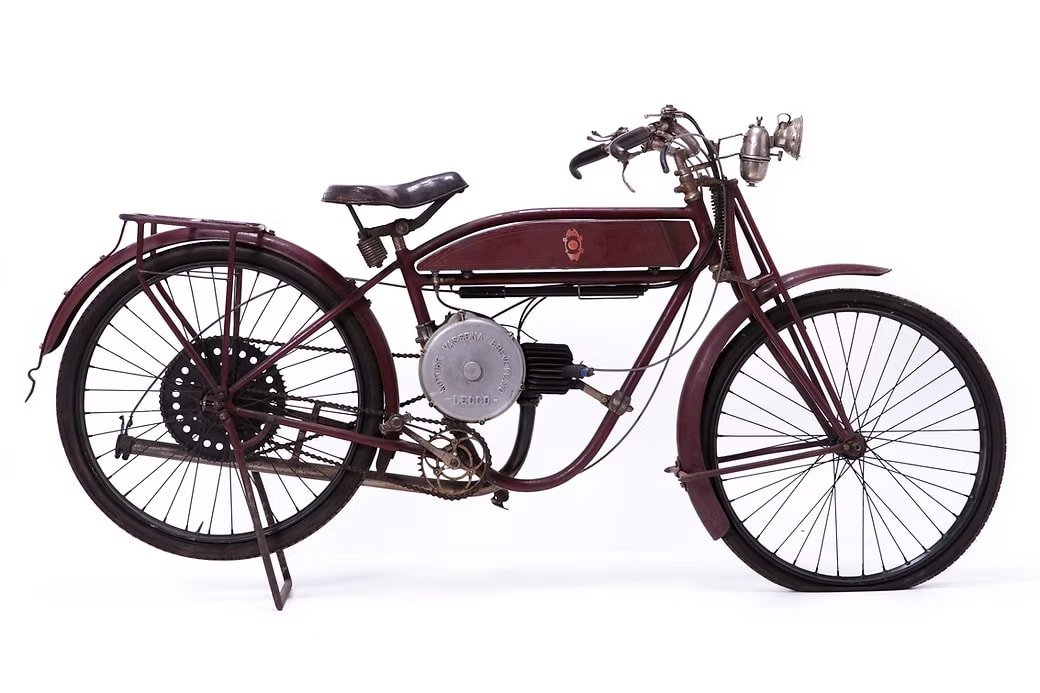 Vassena vintage motorcycle image 1 - rare Italian motorcycle at GROM Museum Slovenia