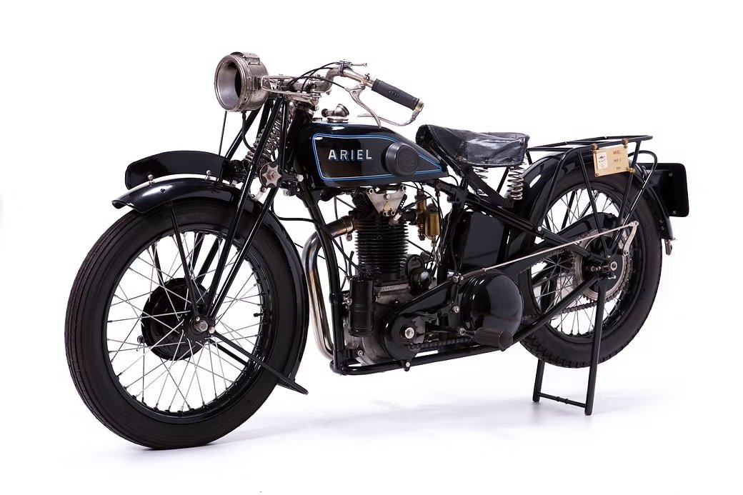 Ariel mod.  vintage motorcycle image 1 from GROM Museum Slovenia