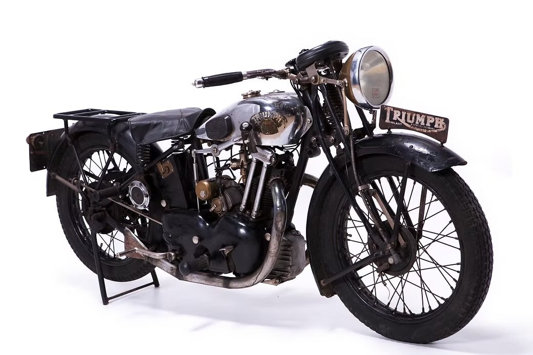 Triumph STM 500 vintage motorcycle image 3 - British engineering excellence at GROM Museum